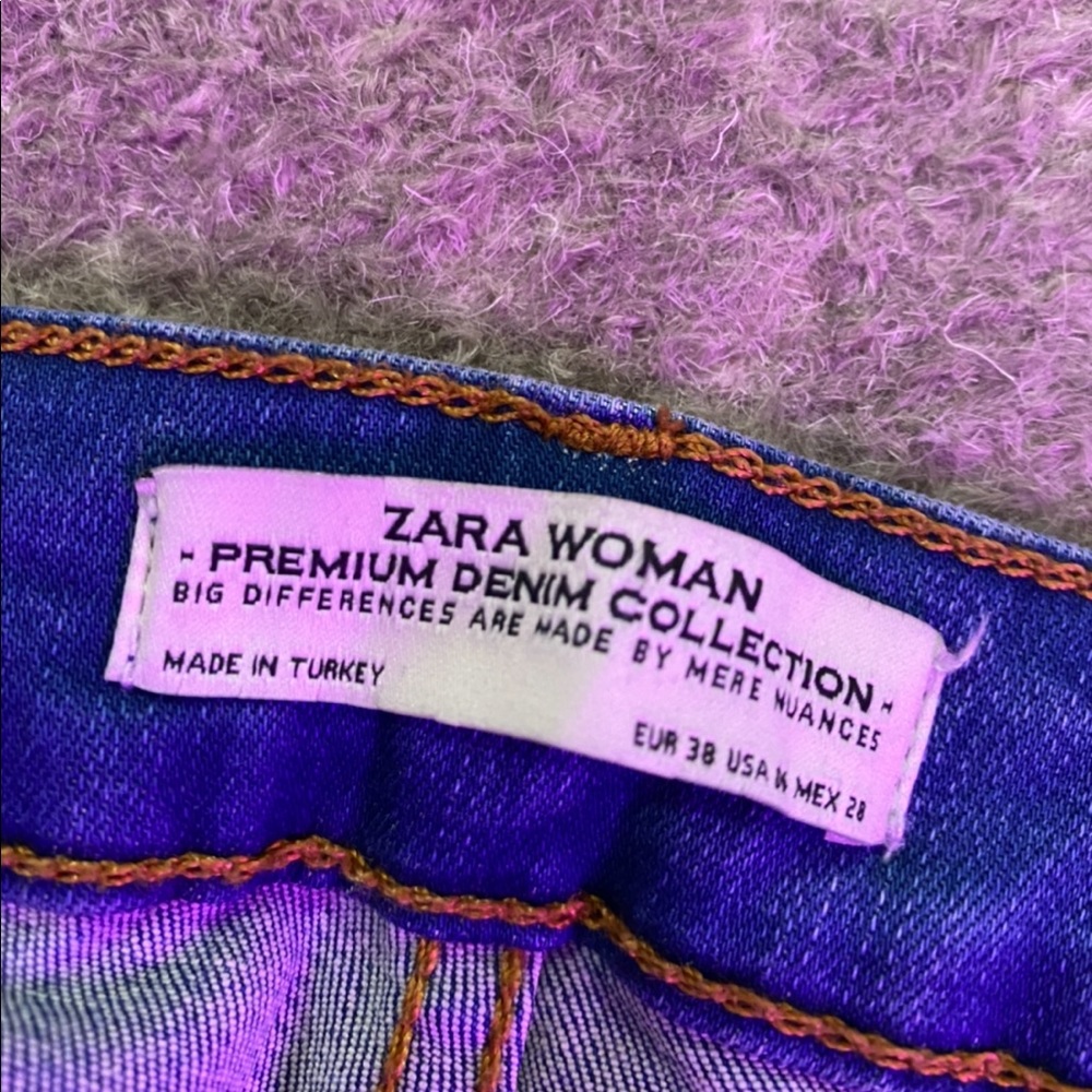 Formfitting Zara Jeans - Picture 3 of 3